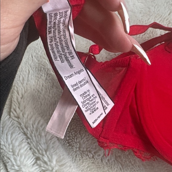 Victoria’s Secret Dream Angels Lace Demi Bra – Size 32D | Lightly Lined | Red - Picture 8 of 8